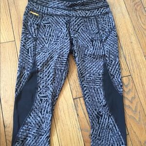 Lolë capri tights, small